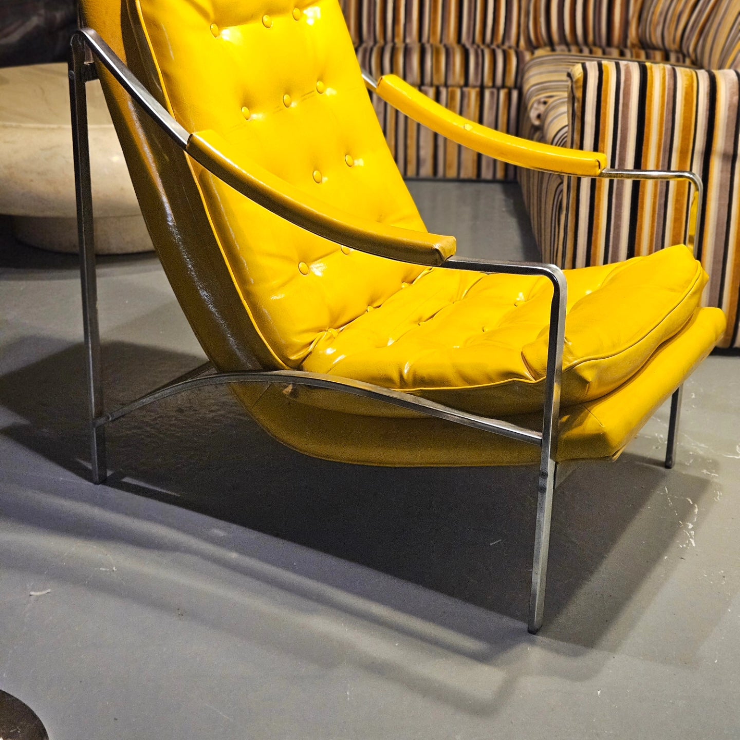 Frank & Son Inc. Lounge Chair