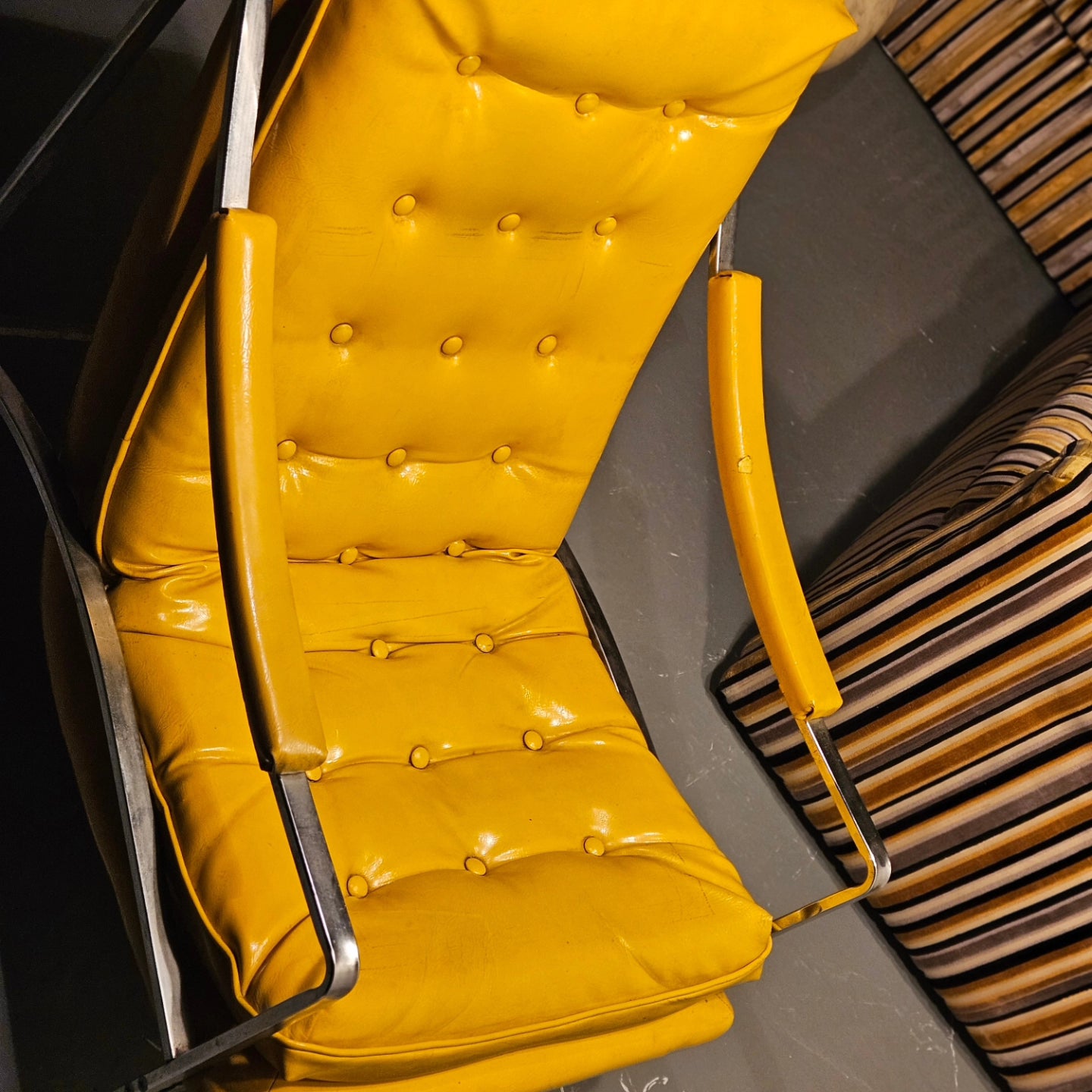 Frank & Son Inc. Lounge Chair