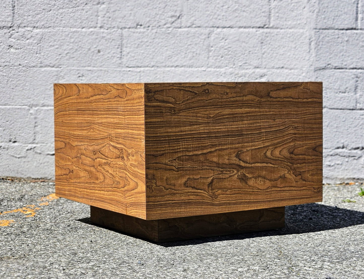 MCM Cube Table