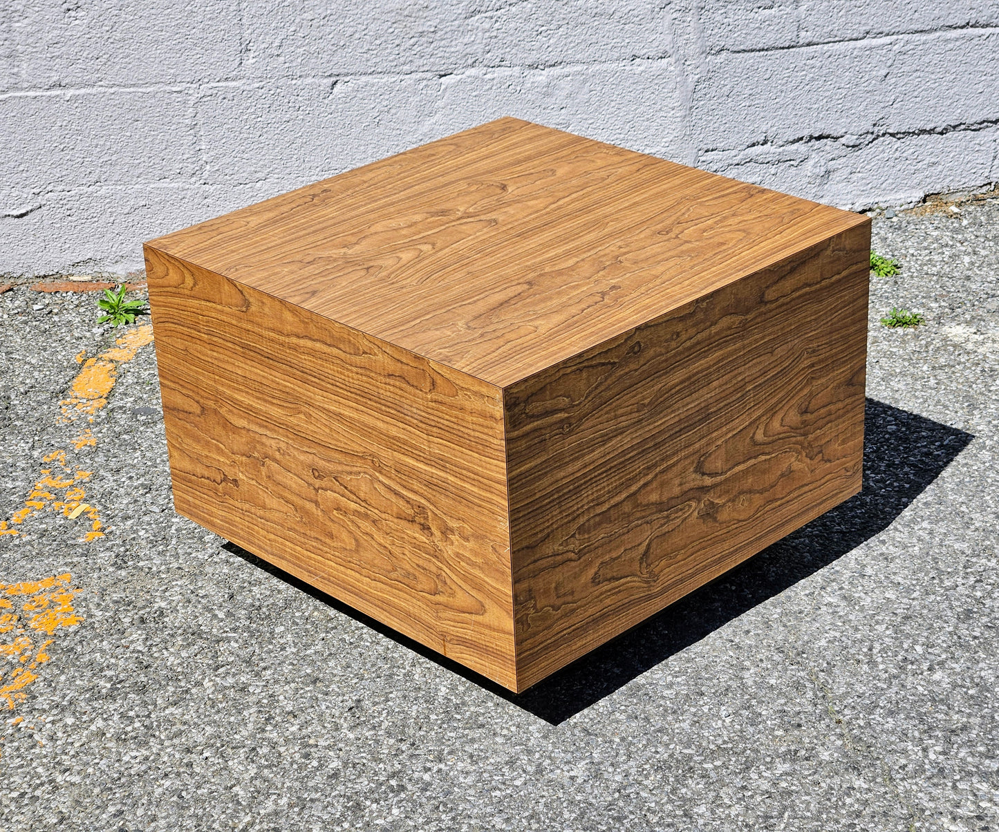 MCM Cube Table