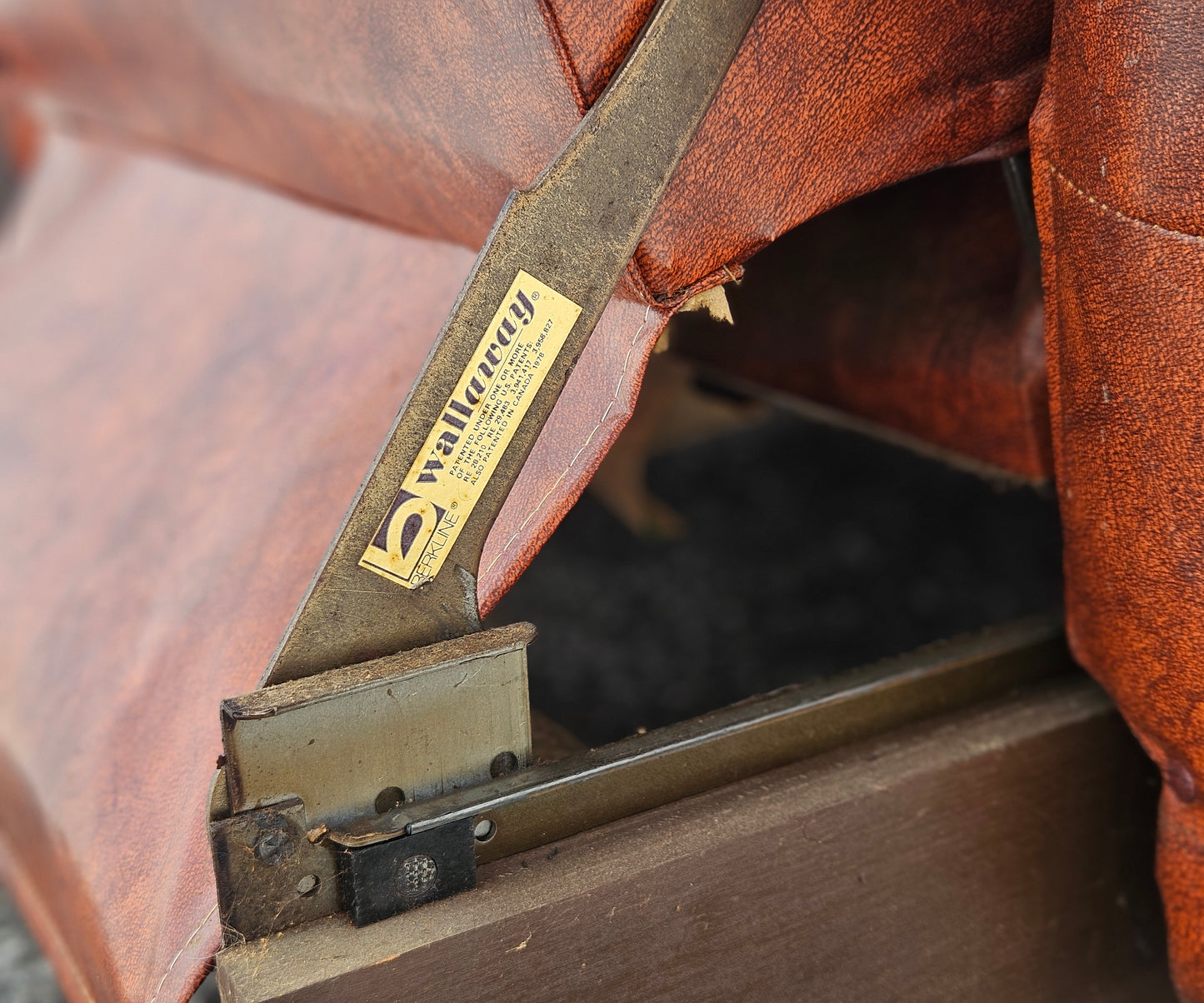 Berkline Wallaway Recliners