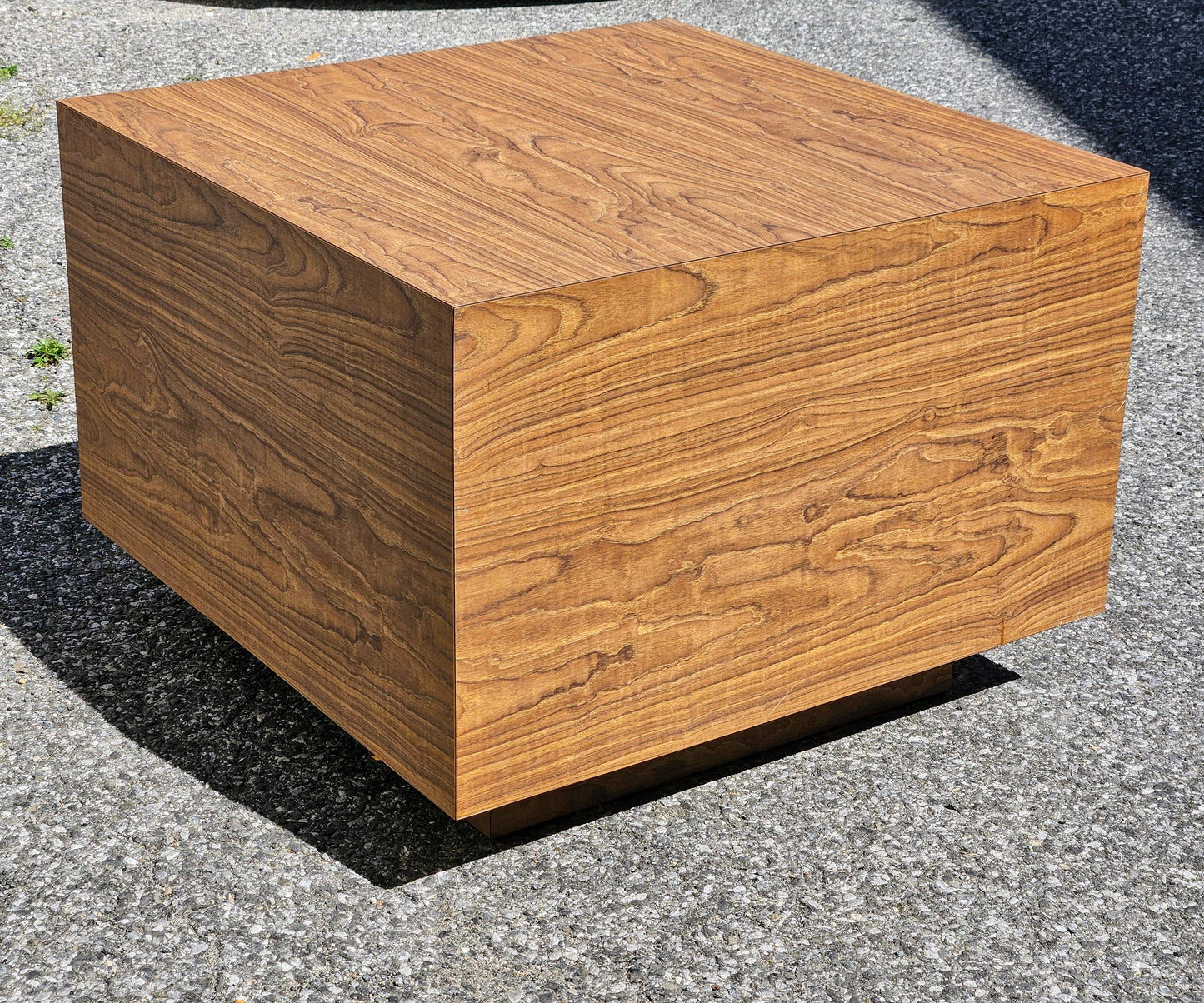 MCM Cube Table